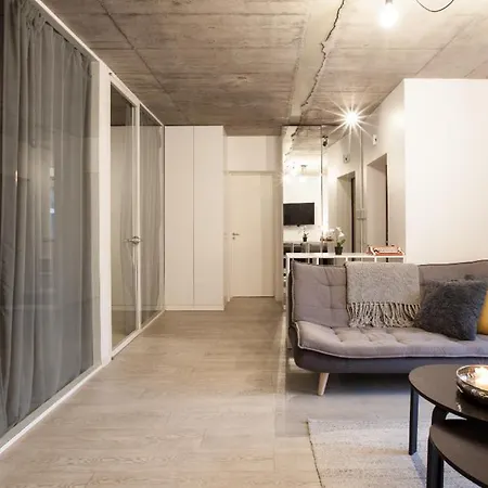 Old-town Apt - Office & Fast Wifi *